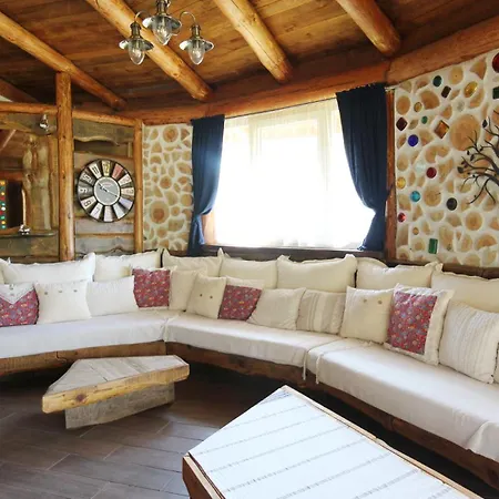 Wild Cherry Cordwood / дивите череши Вилла *