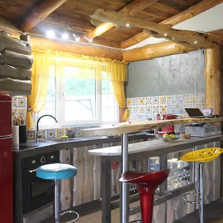 Wild Cherry Cordwood / дивите череши Вилла
