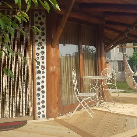 Вилла Wild Cherry Cordwood / дивите череши *